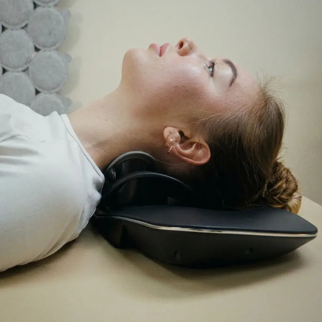 Hypertrax neck relaxation device